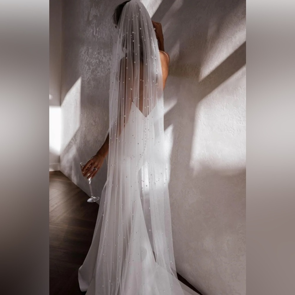 Ivory Cathedral Pearl Wedding Veil - Picture 2 of 15